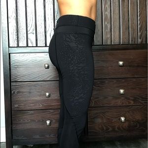 Lululemon black multi texture leggings